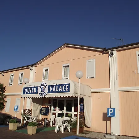 Quick Palace Le Mans Nord St Saturnin Szálloda Saint-Saturnin